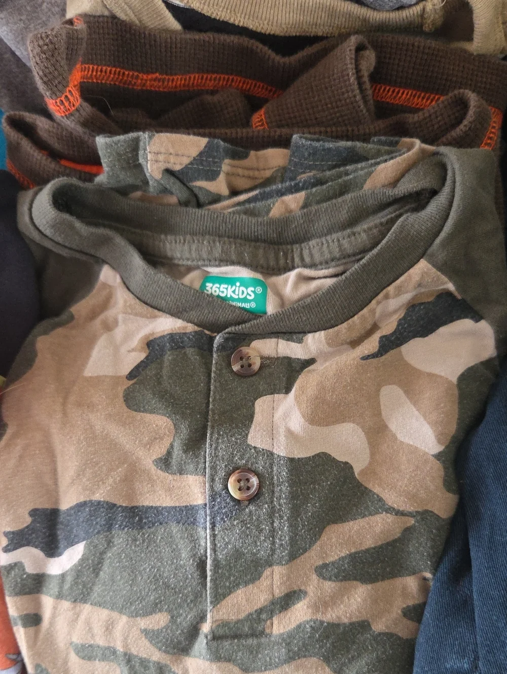 32 Pieces Boys Kids Size 10 Clothin Bundle - Picture 5 of 13